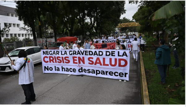 IMSS COLAPSADO: EL DESABASTO QUE EL GOBIERNO NIEGA Y QUE LOS MÉDICOS GRITAN EN LAS CALLES